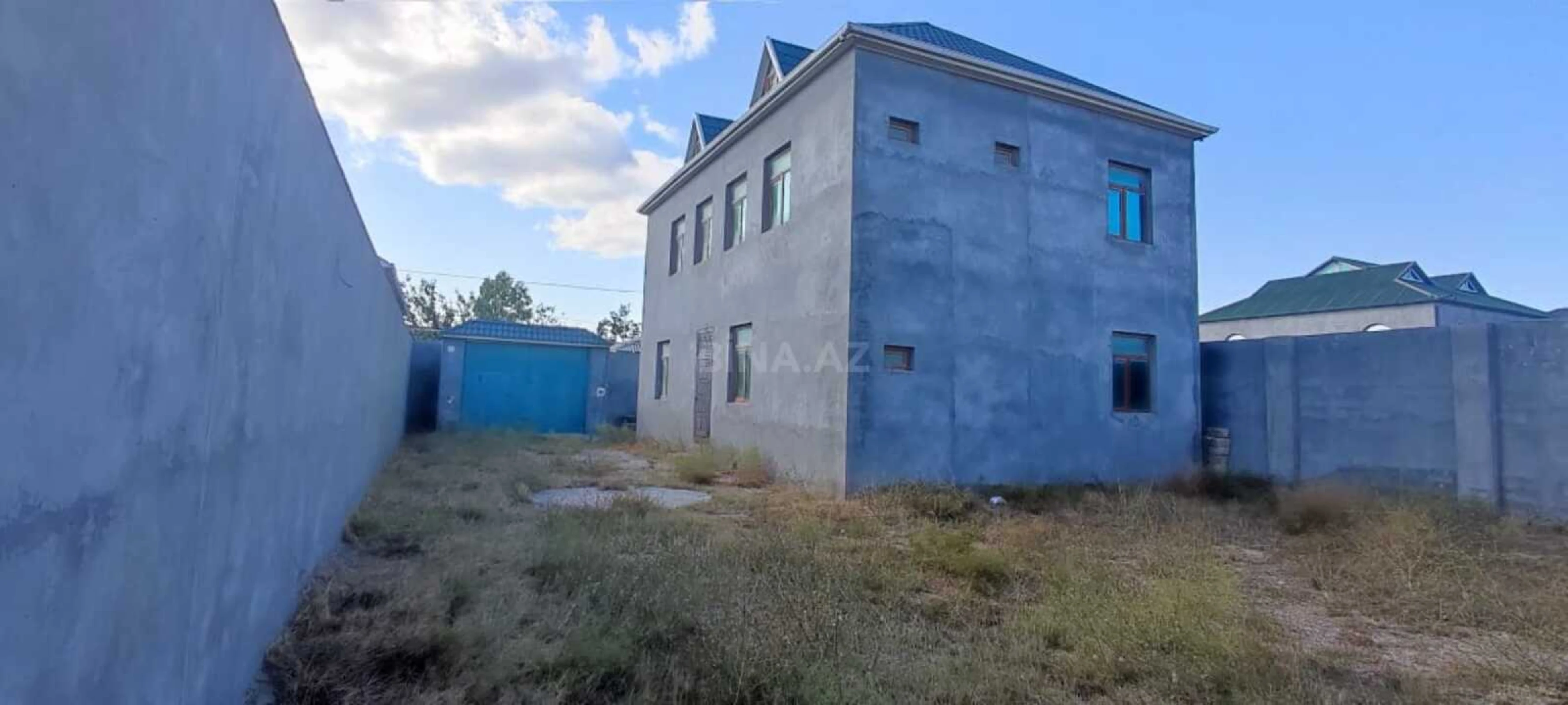 Satılır 6 otaqlı həyət evi 240 m²