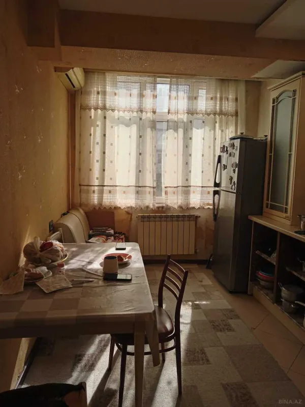 Satılır 3 otaqlı mənzil 135 m²