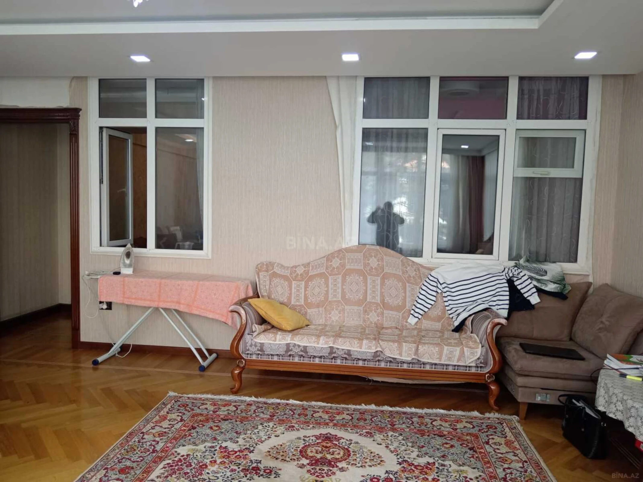 Satılır 3 otaqlı mənzil 135 m²