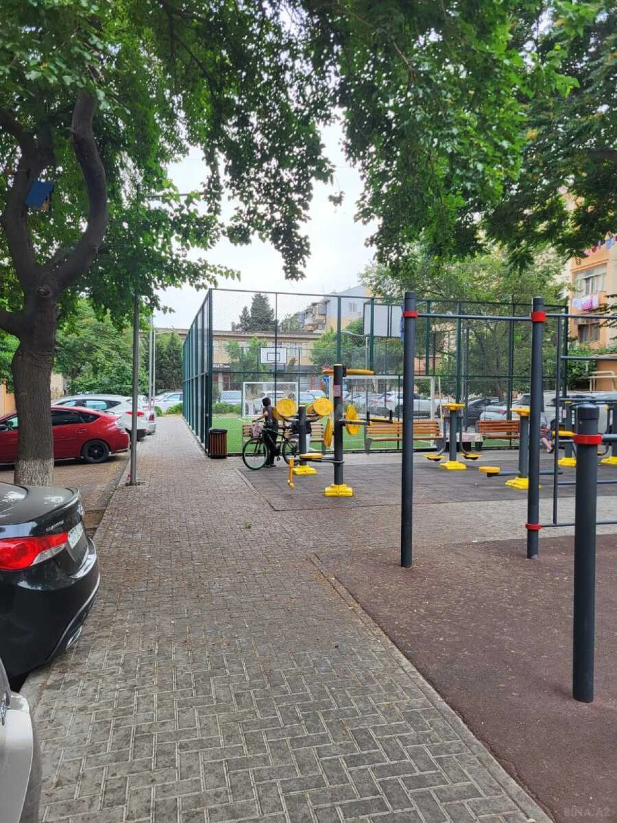 Satılır 3 otaqlı mənzil 135 m²