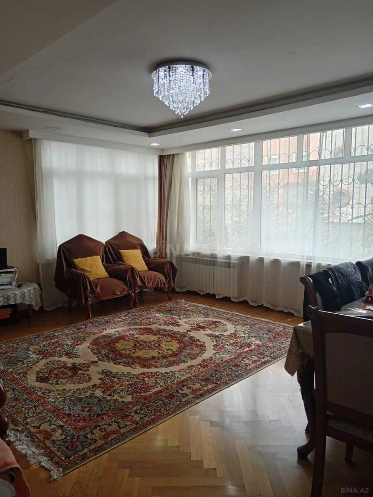 Satılır 3 otaqlı mənzil 135 m²
