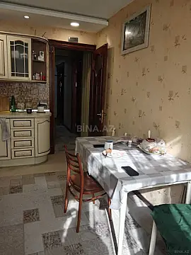 Satılır 3 otaqlı mənzil 135 m²