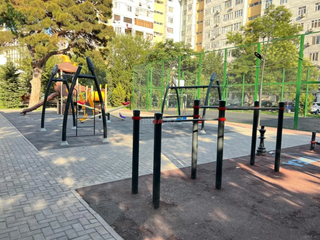 Satılır 3 otaqlı mənzil 135 m²