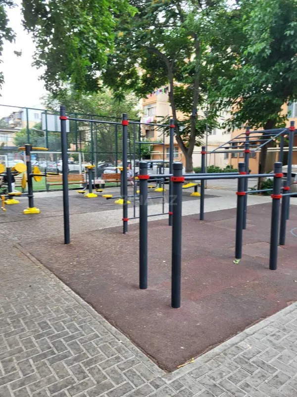 Satılır 3 otaqlı mənzil 135 m²