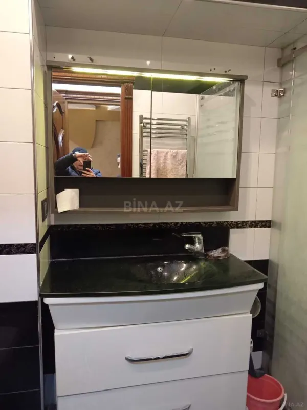 Satılır 3 otaqlı mənzil 135 m²