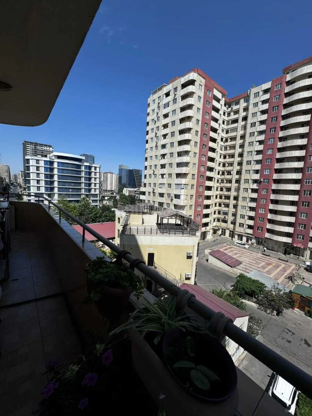 Satılır 3 otaqlı mənzil 115 m²