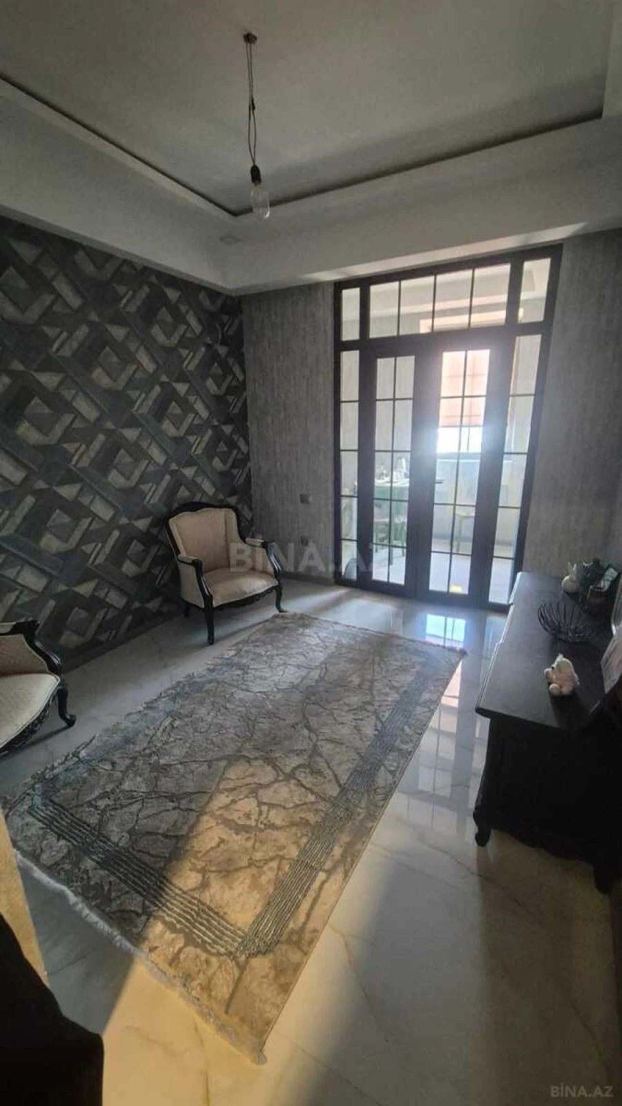 Satılır 2 otaqlı mənzil 70.7 m²