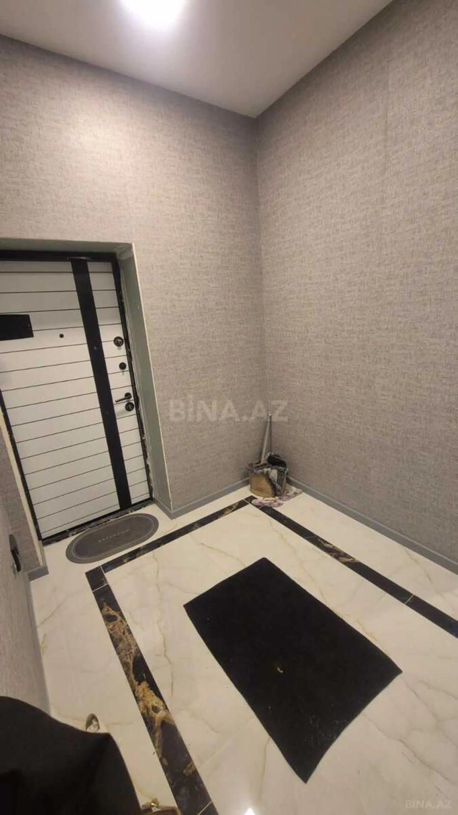 Satılır 2 otaqlı mənzil 70.7 m²