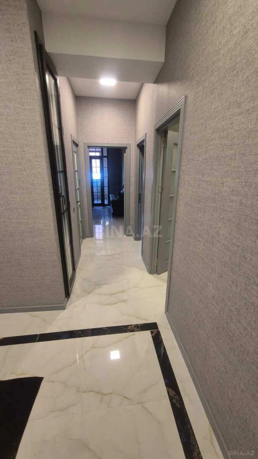 Satılır 2 otaqlı mənzil 70.7 m²