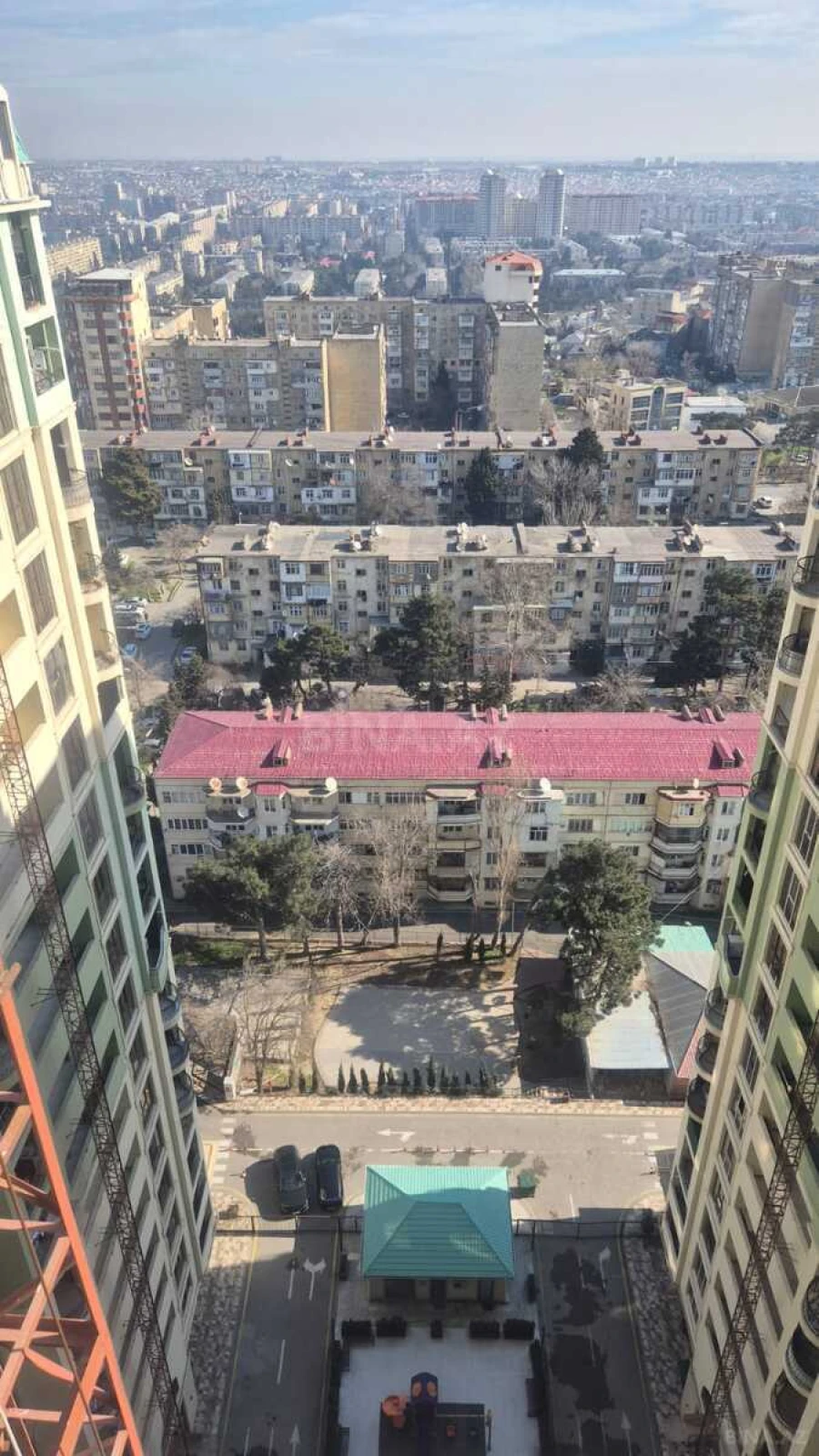 Satılır 2 otaqlı mənzil 70.7 m²