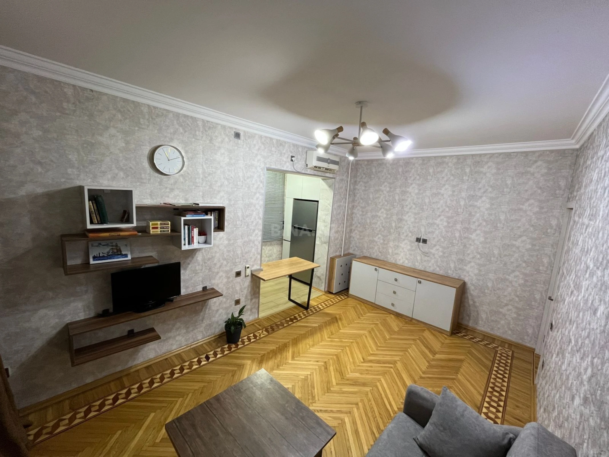 Satılır 2 otaqlı mənzil 65 m²