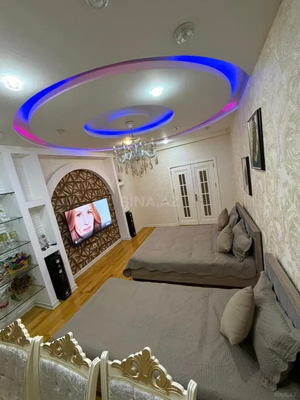 Satılır 2 otaqlı mənzil 105 m²