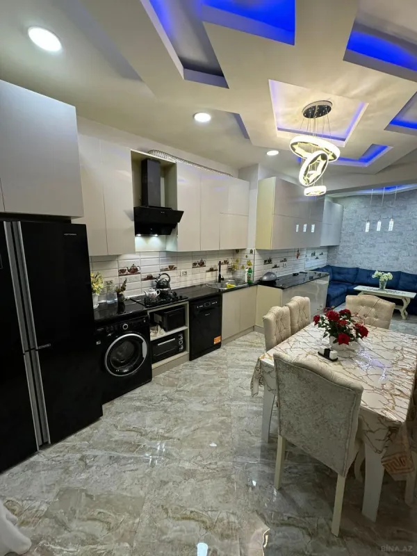 Satılır 2 otaqlı mənzil 105 m²
