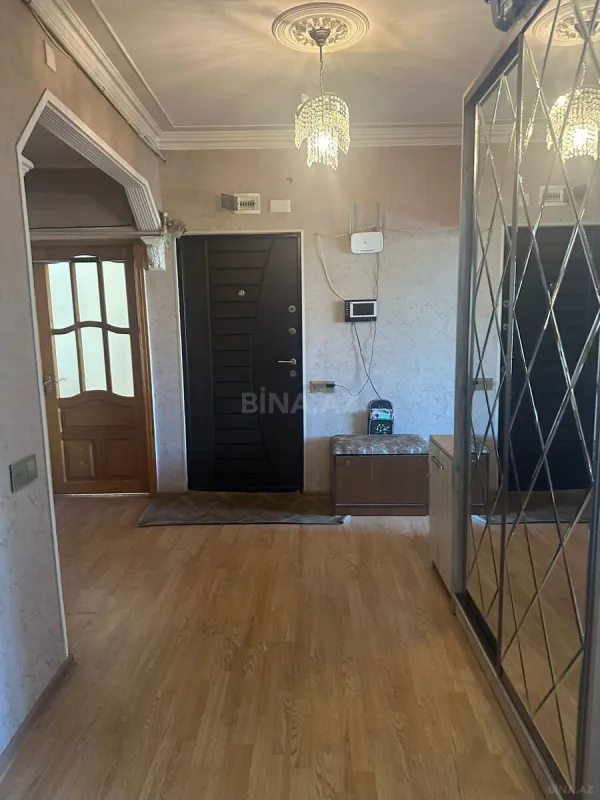 Satılır 4 otaqlı mənzil 95 m²