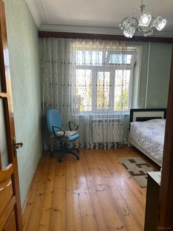Satılır 4 otaqlı mənzil 95 m²