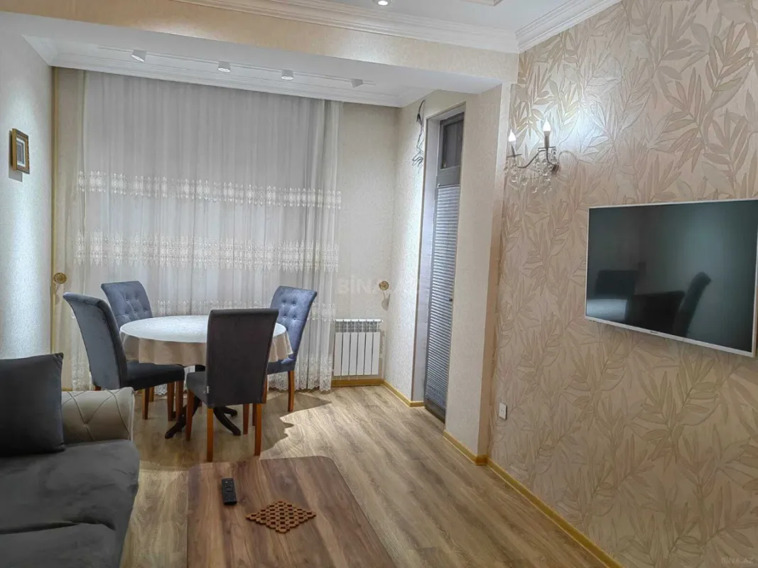 Kirayə verilir 2 otaqlı mənzil 60 m²