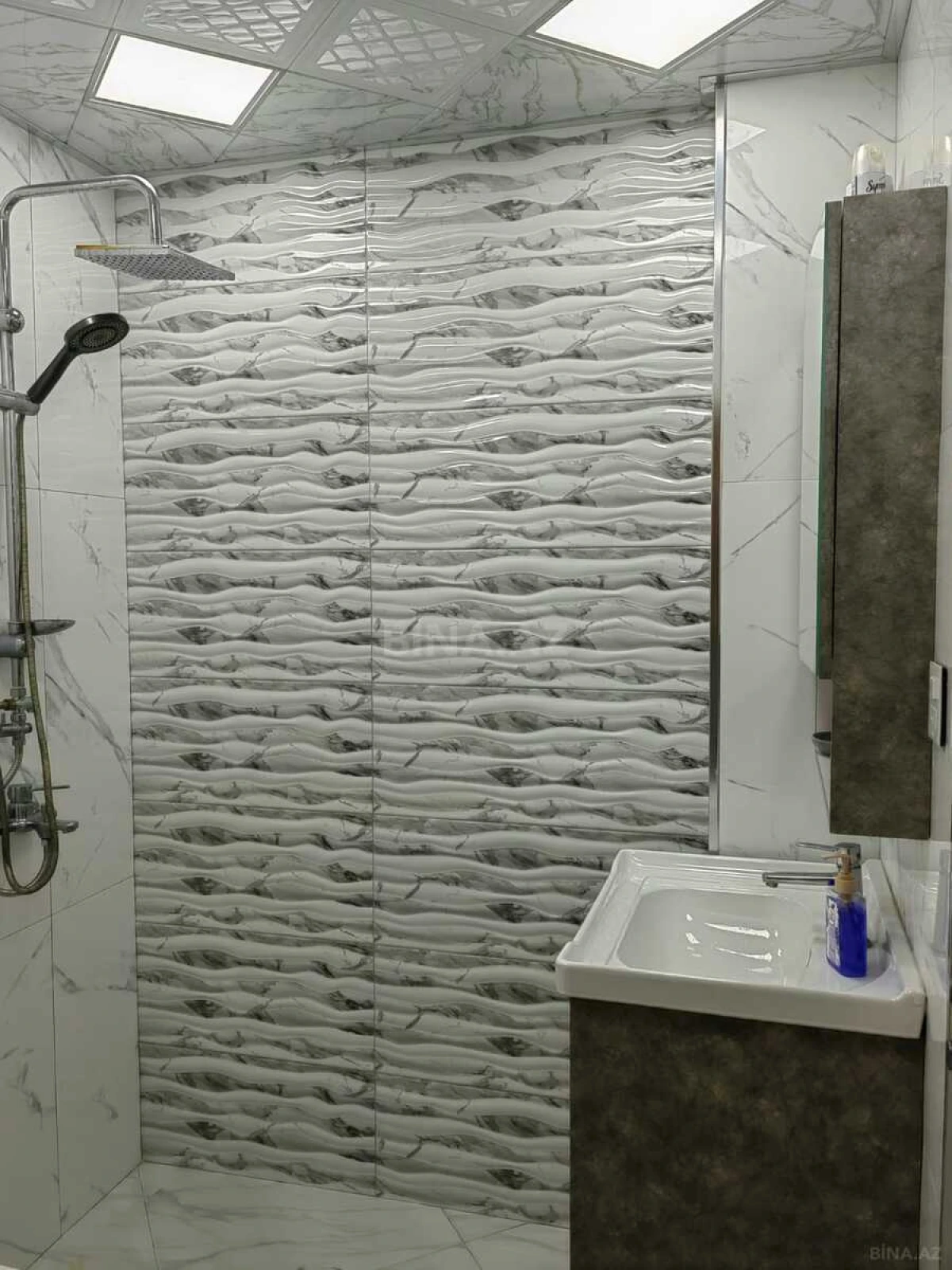 Kirayə verilir 2 otaqlı mənzil 60 m²