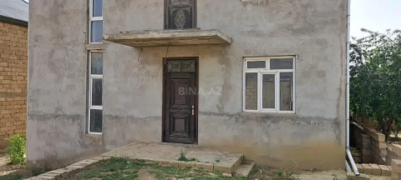 Satılır 5 otaqlı həyət evi 200 m²
