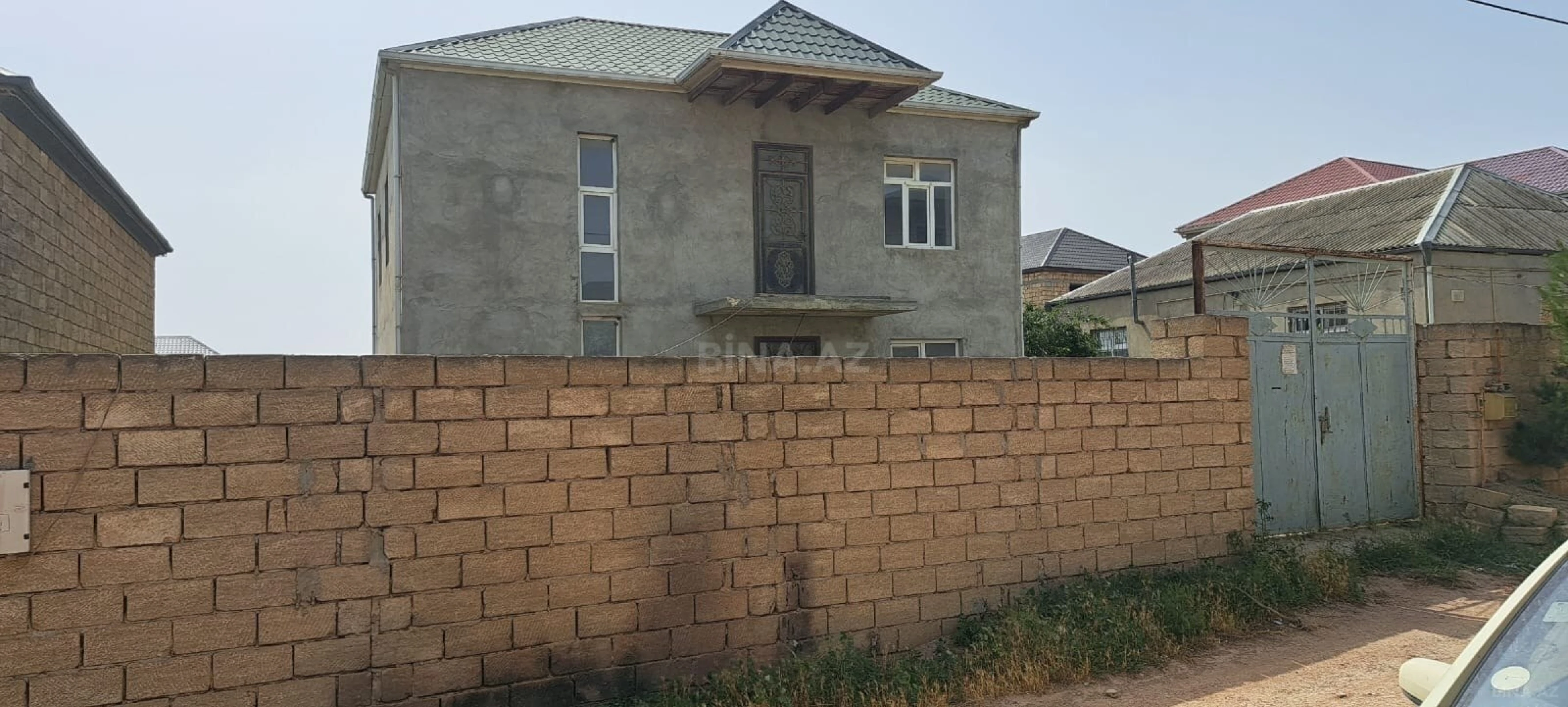 Satılır 5 otaqlı həyət evi 200 m²