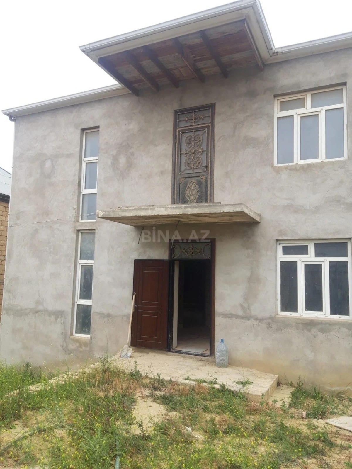 Satılır 5 otaqlı həyət evi 200 m²
