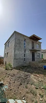 Satılır 5 otaqlı həyət evi 200 m²
