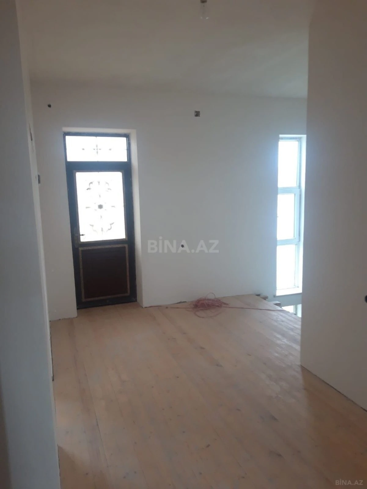 Satılır 5 otaqlı həyət evi 200 m²