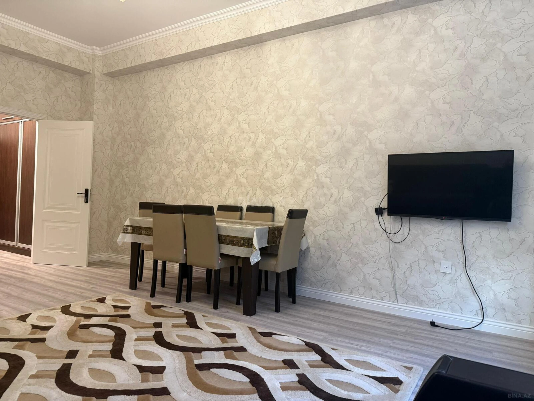 Kirayə verilir 2 otaqlı mənzil 80 m²