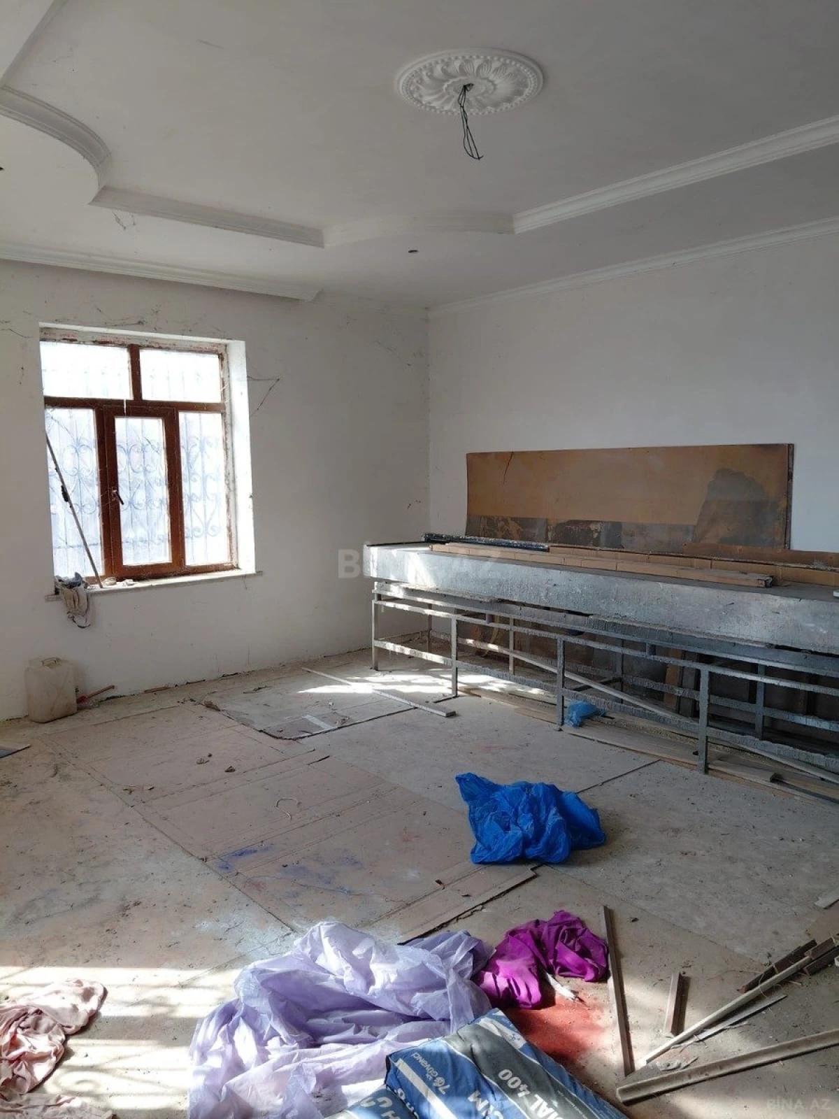 Satılır 5 otaqlı həyət evi 220 m²