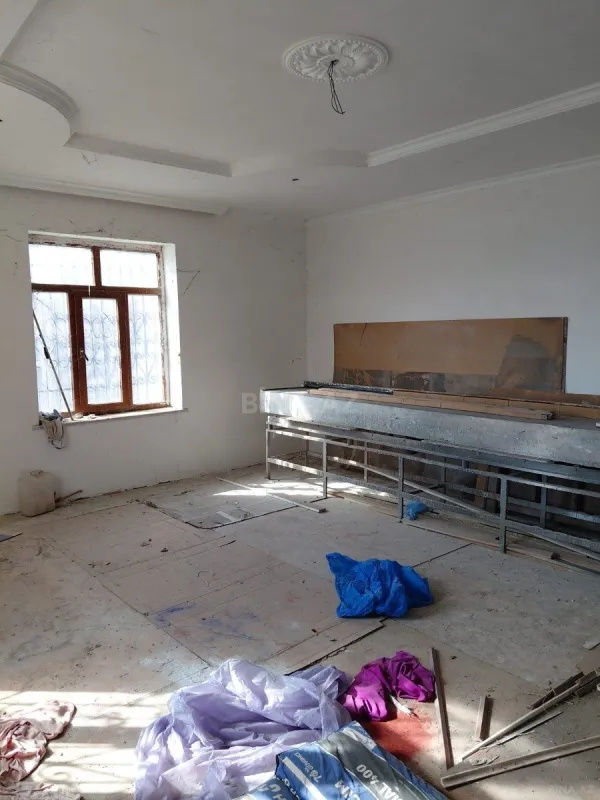 Satılır 5 otaqlı həyət evi 220 m²