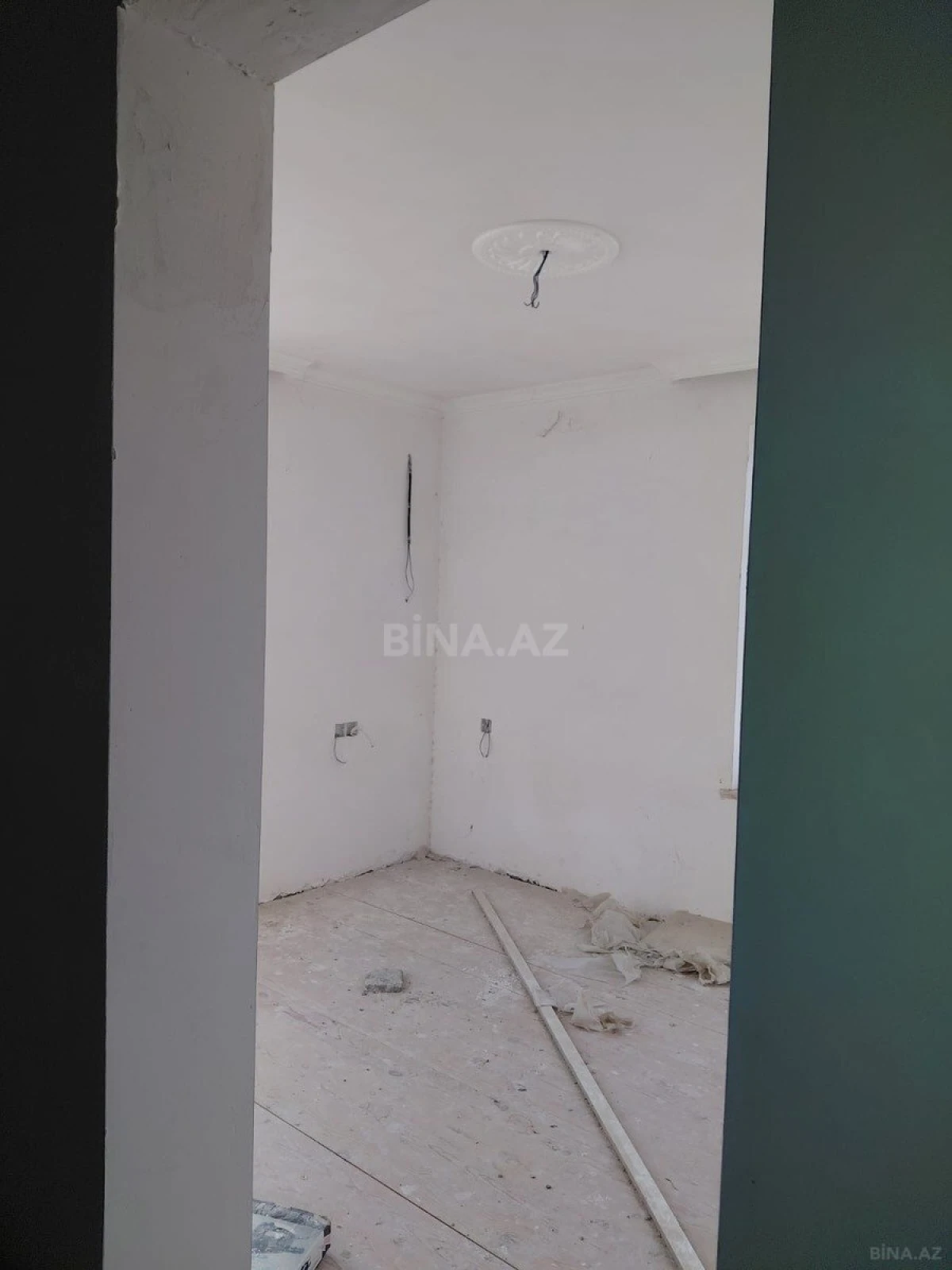 Satılır 5 otaqlı həyət evi 220 m²