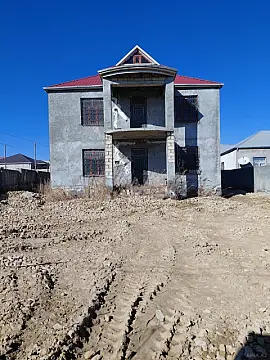 Satılır 5 otaqlı həyət evi 220 m²