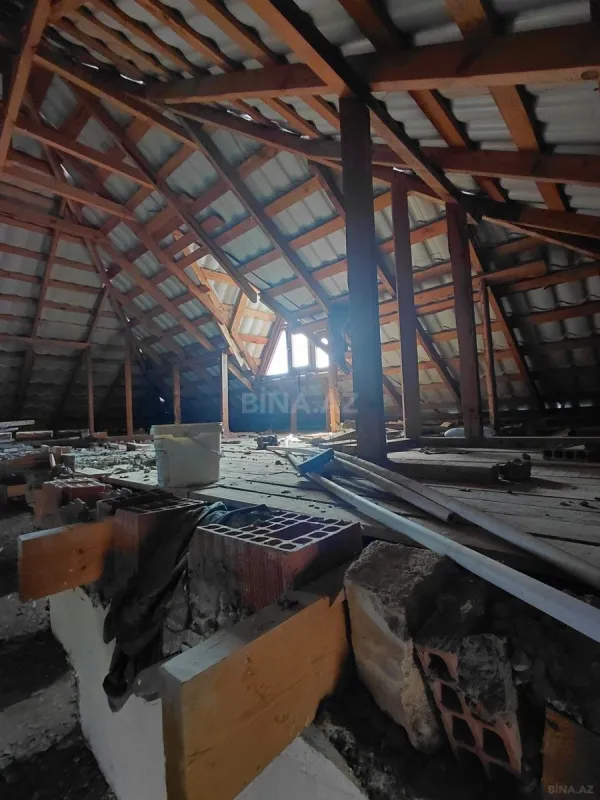 Satılır 5 otaqlı həyət evi 220 m²