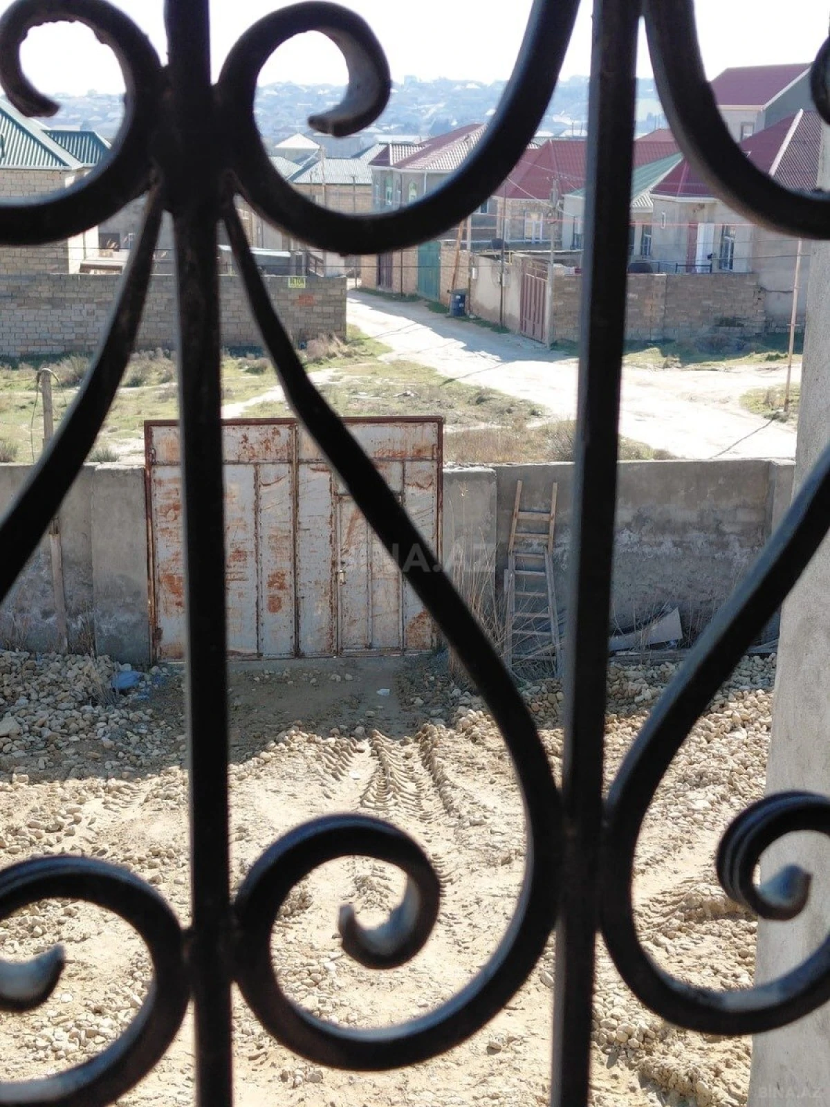 Satılır 5 otaqlı həyət evi 220 m²