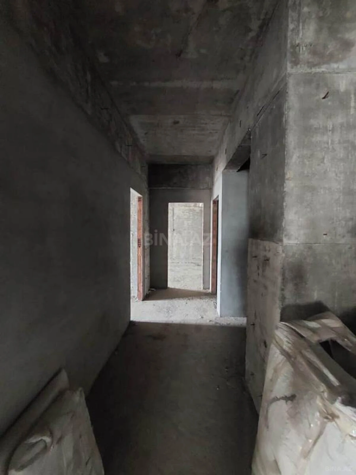 Satılır 3 otaqlı mənzil 147 m²