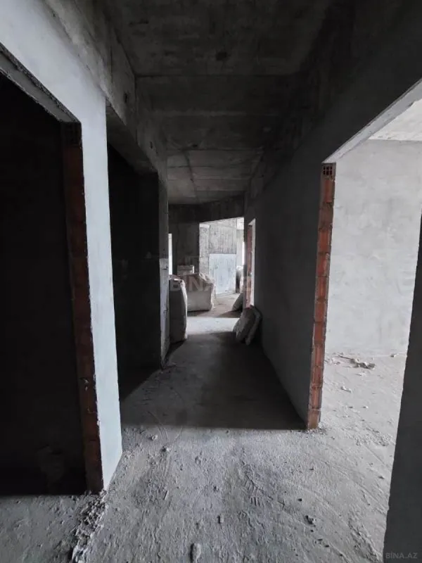 Satılır 3 otaqlı mənzil 147 m²