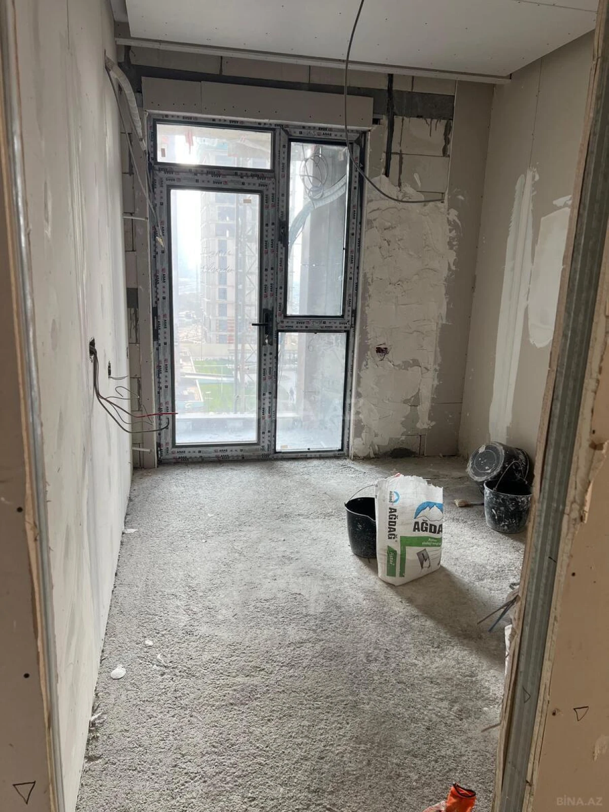 Satılır 3 otaqlı mənzil 68 m²