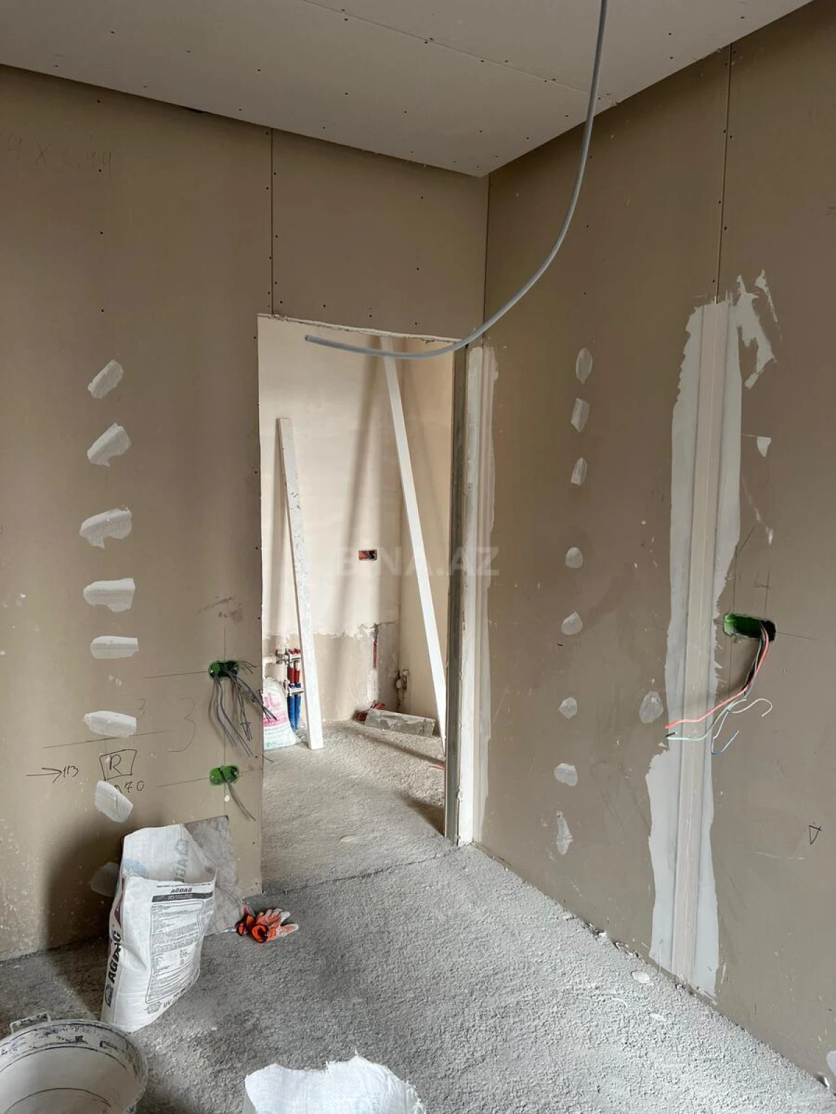 Satılır 3 otaqlı mənzil 68 m²