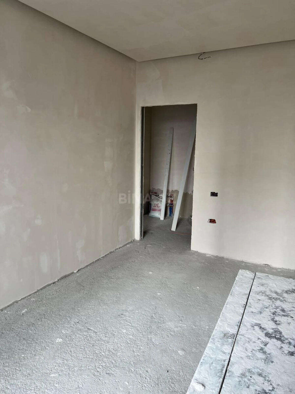 Satılır 3 otaqlı mənzil 68 m²