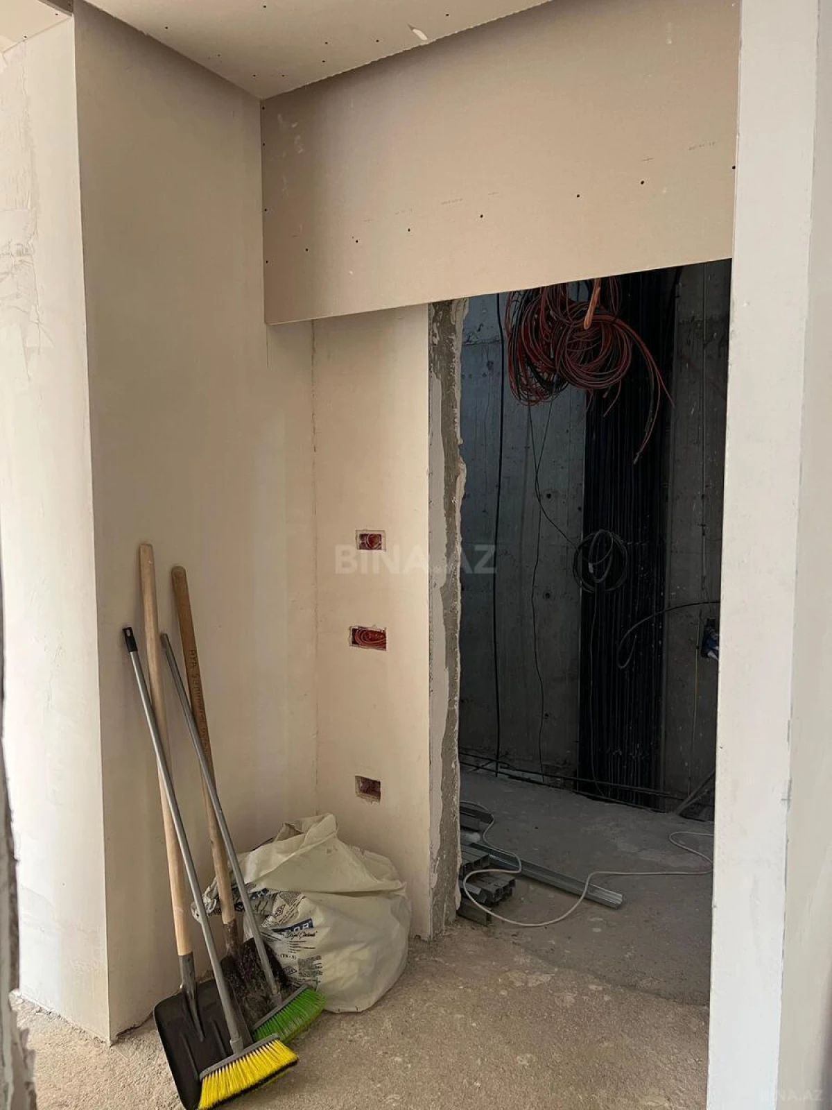 Satılır 3 otaqlı mənzil 68 m²