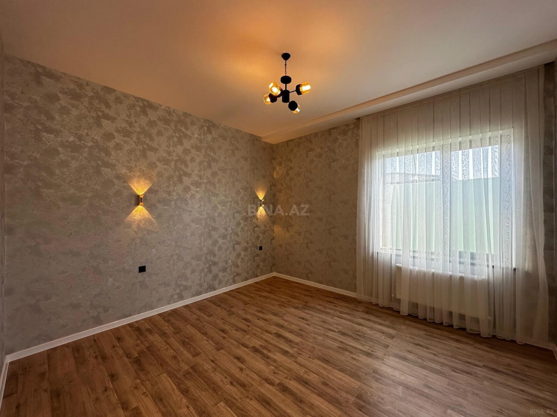 Satılır 4 otaqlı həyət evi 150 m²