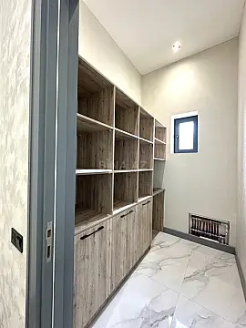 Satılır 5 otaqlı həyət evi 300 m²