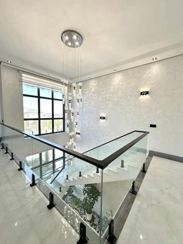 Satılır 5 otaqlı həyət evi 300 m²