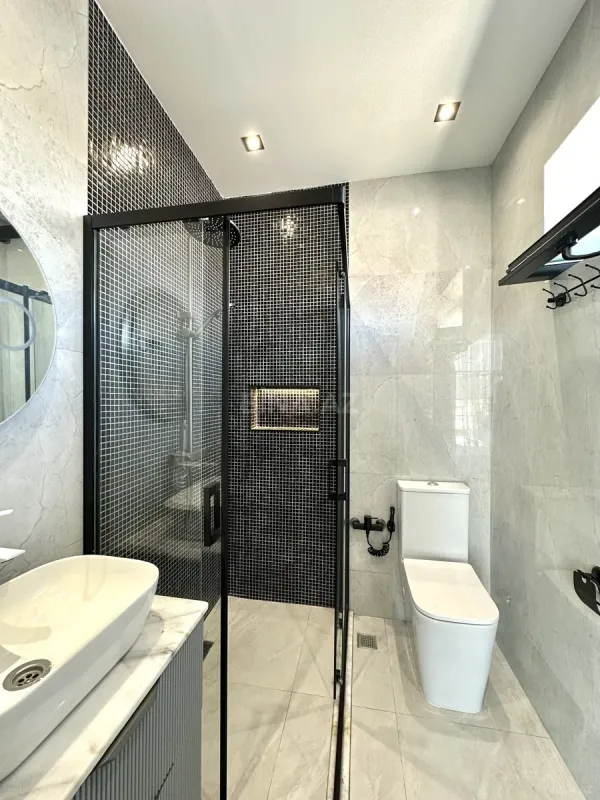 Satılır 5 otaqlı həyət evi 300 m²