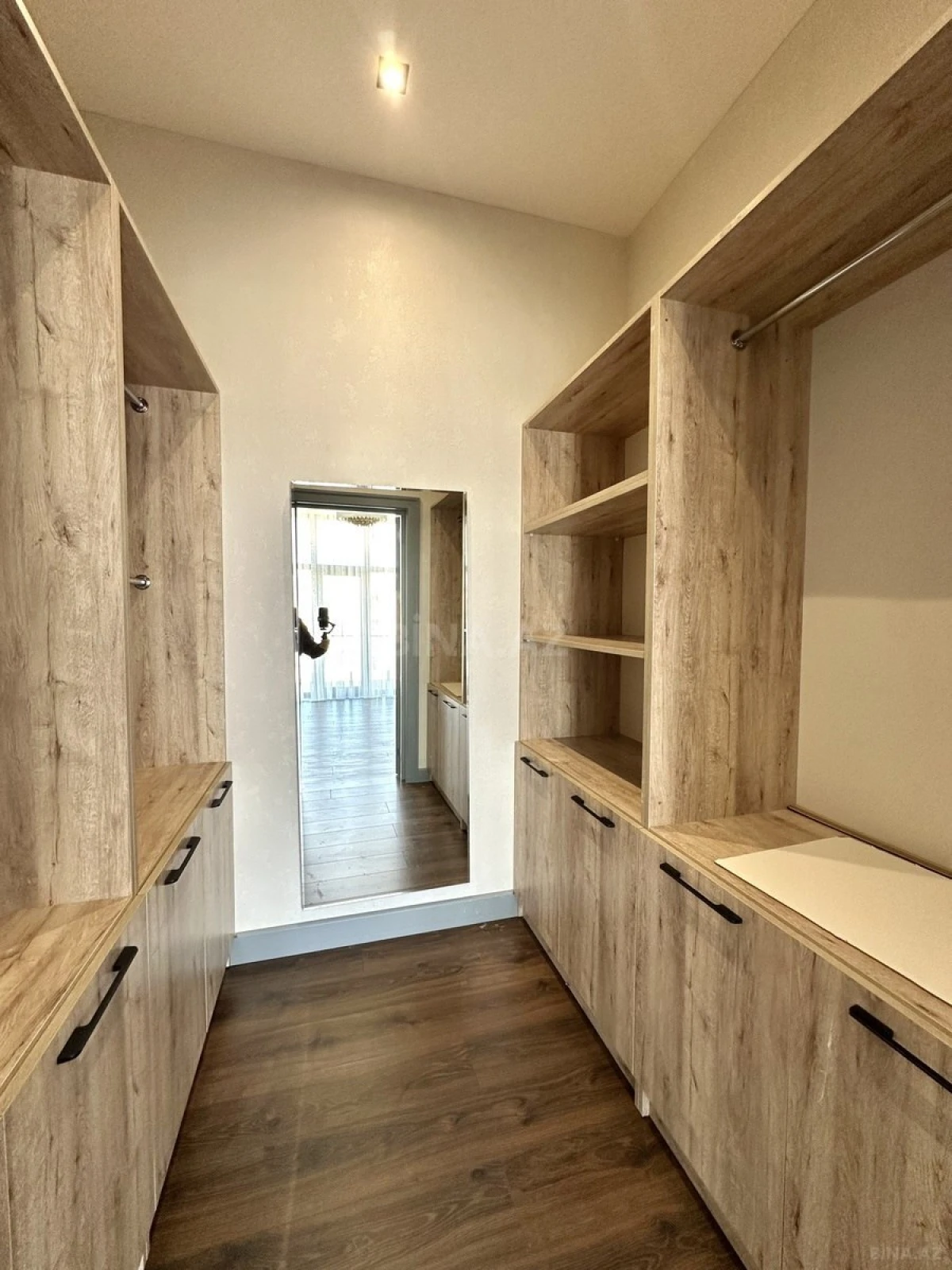 Satılır 5 otaqlı həyət evi 300 m²