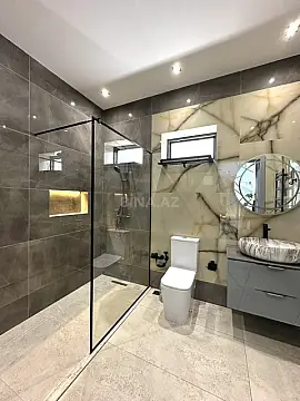 Satılır 5 otaqlı həyət evi 300 m²