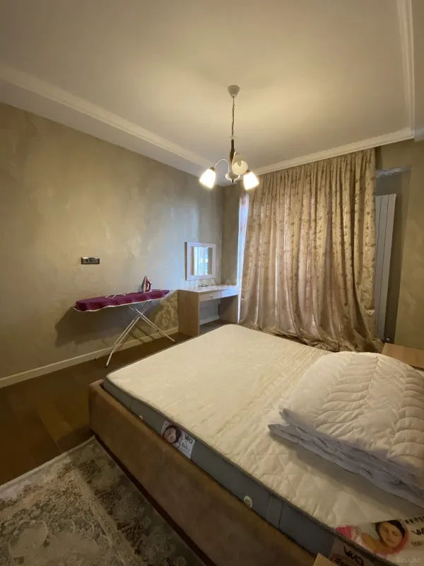 Satılır 3 otaqlı mənzil 145 m²