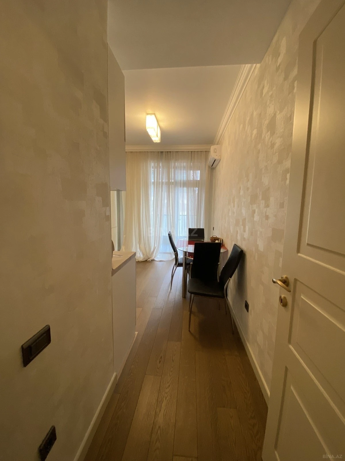 Satılır 3 otaqlı mənzil 145 m²