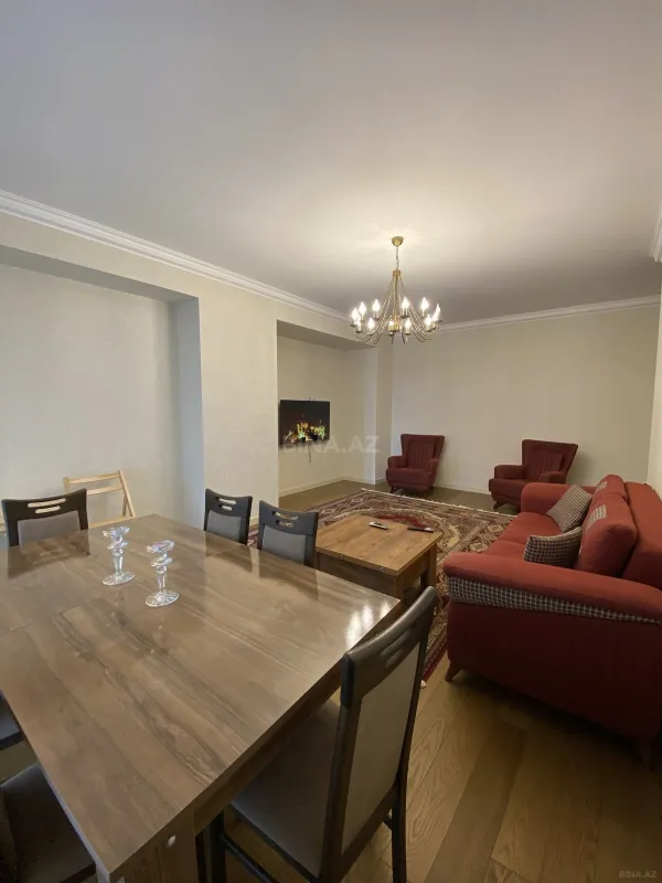 Satılır 3 otaqlı mənzil 145 m²