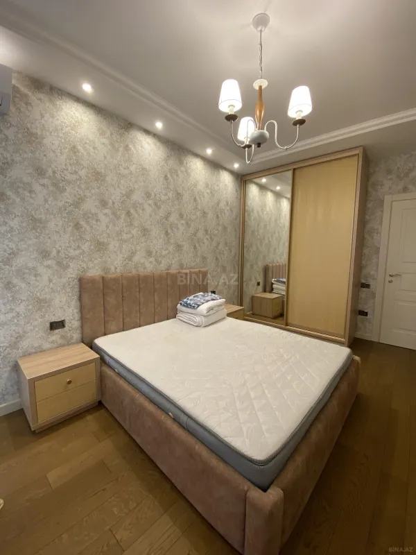Satılır 3 otaqlı mənzil 145 m²