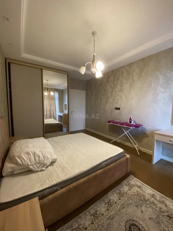 Satılır 3 otaqlı mənzil 145 m²